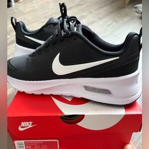 Nike Air Max Nuaxis Black/White Men 9.5 Women 11 New